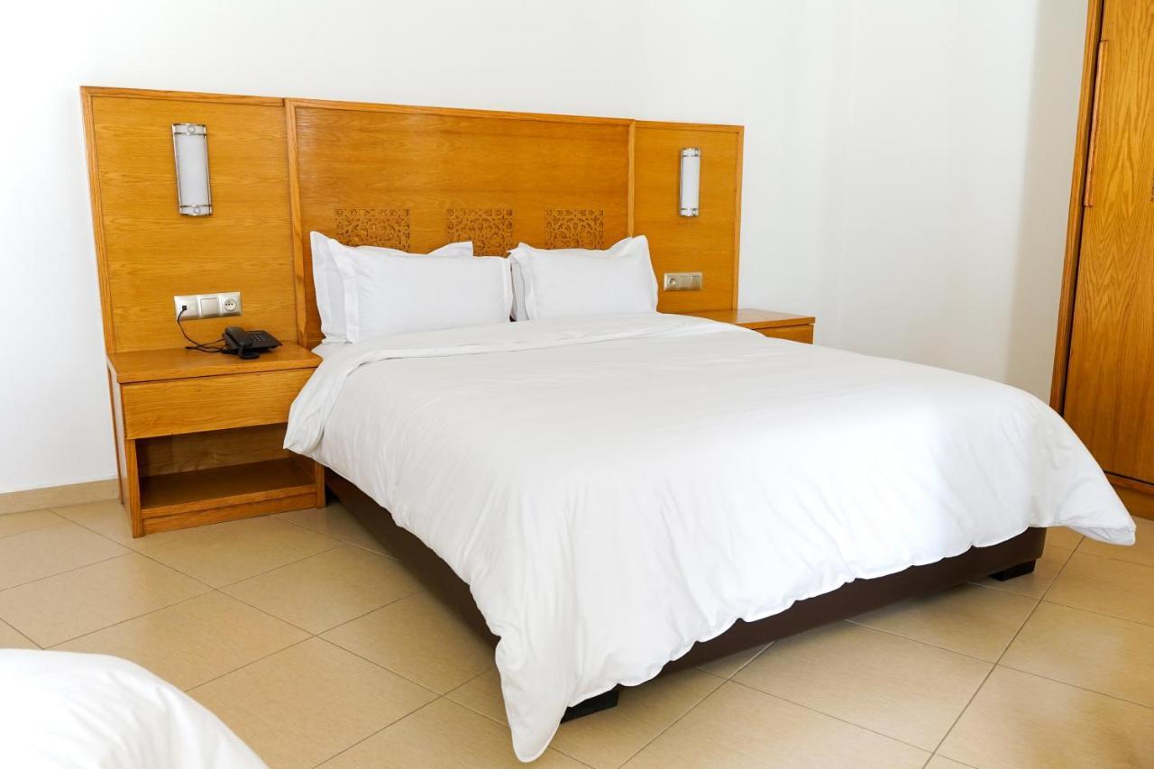 Hotel El Djenina Tanger Exteriör bild